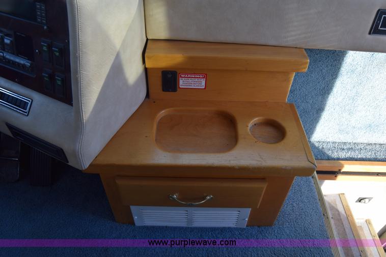 image for item K4987 1999 Magnum Contessa Beaver RV