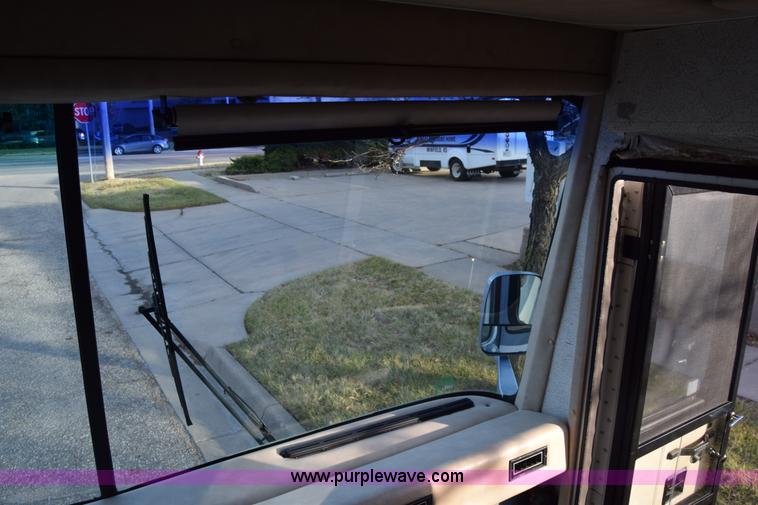 image for item K4987 1999 Magnum Contessa Beaver RV