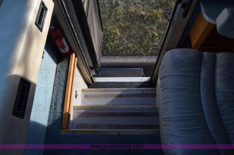 image for item K4987 1999 Magnum Contessa Beaver RV