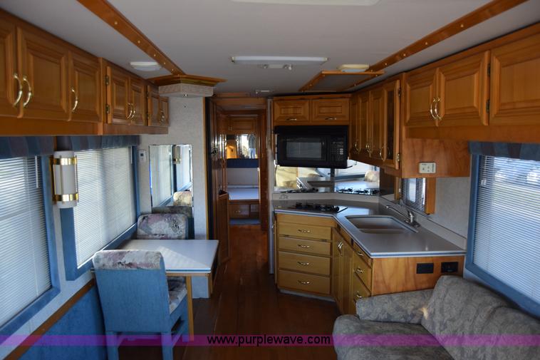 image for item K4987 1999 Magnum Contessa Beaver RV