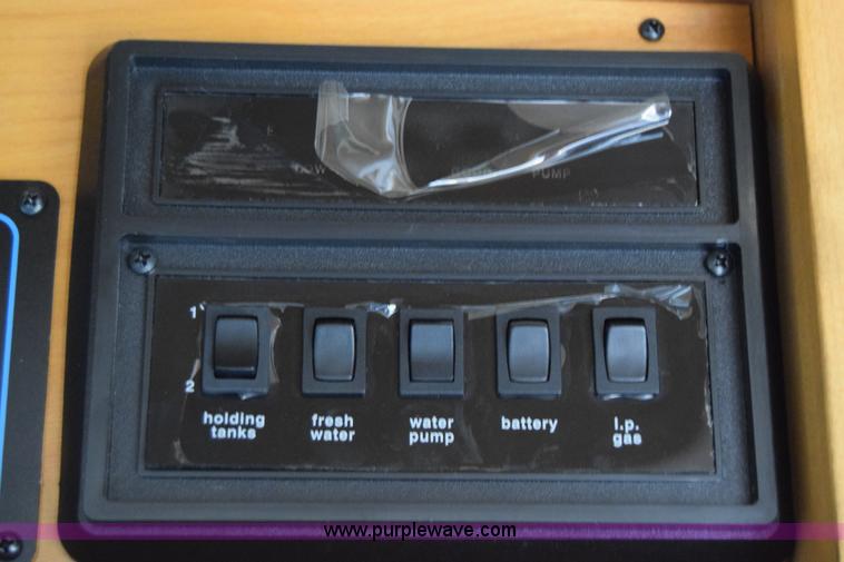 image for item K4987 1999 Magnum Contessa Beaver RV