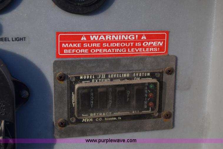 image for item K4987 1999 Magnum Contessa Beaver RV