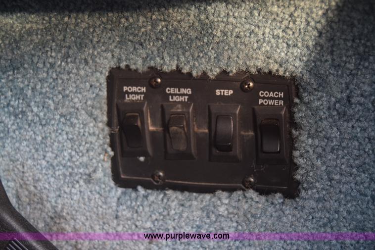 image for item K4987 1999 Magnum Contessa Beaver RV