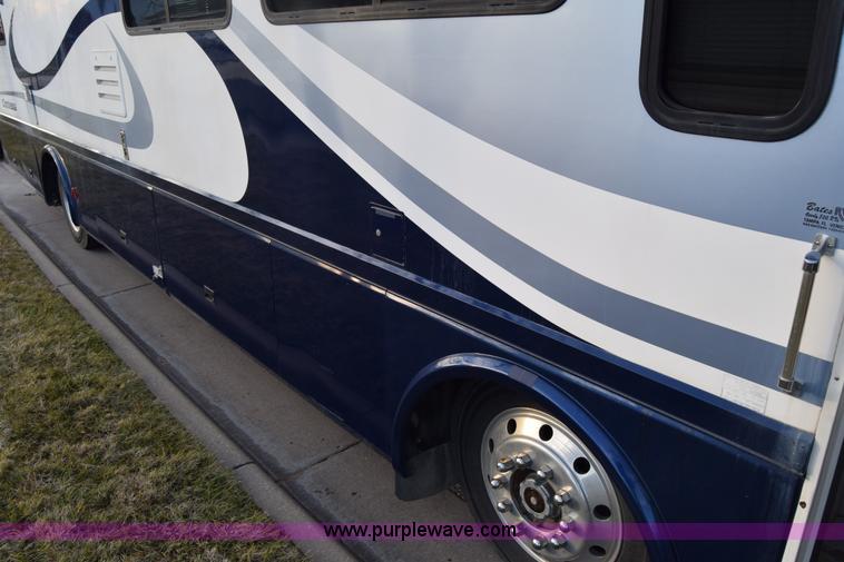 image for item K4987 1999 Magnum Contessa Beaver RV