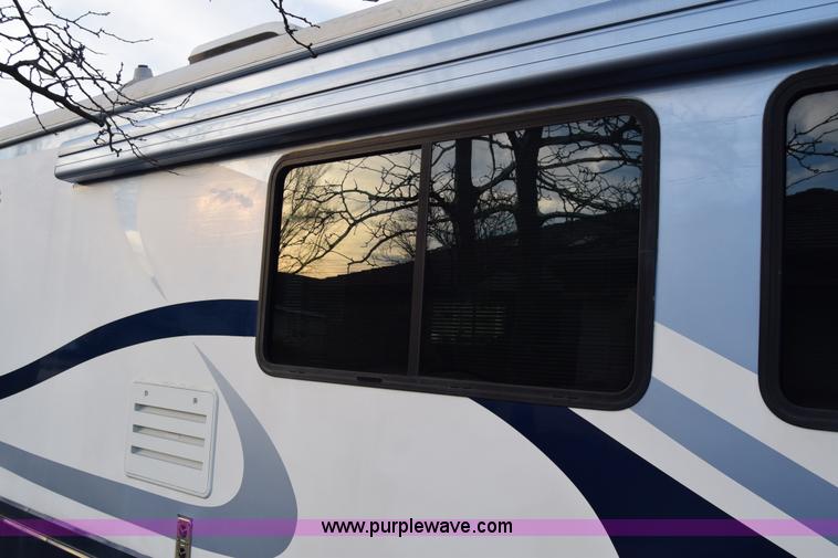 image for item K4987 1999 Magnum Contessa Beaver RV