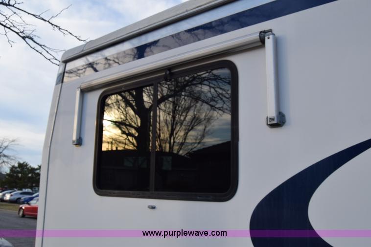 image for item K4987 1999 Magnum Contessa Beaver RV