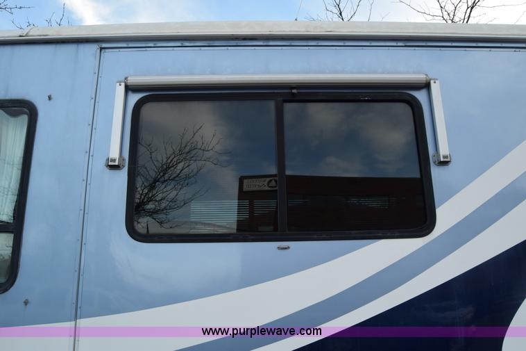 image for item K4987 1999 Magnum Contessa Beaver RV