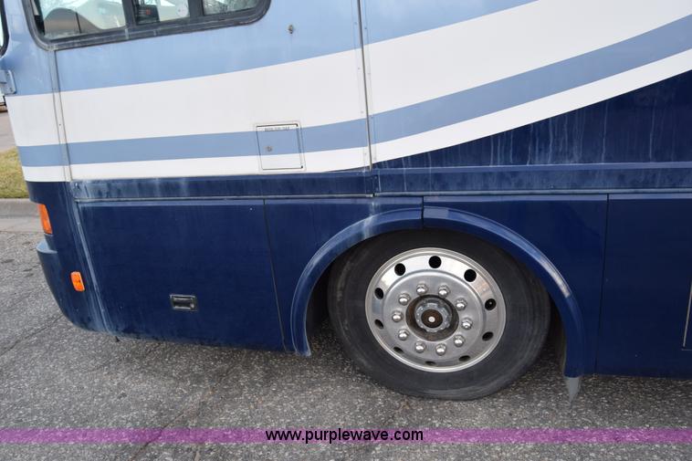 image for item K4987 1999 Magnum Contessa Beaver RV