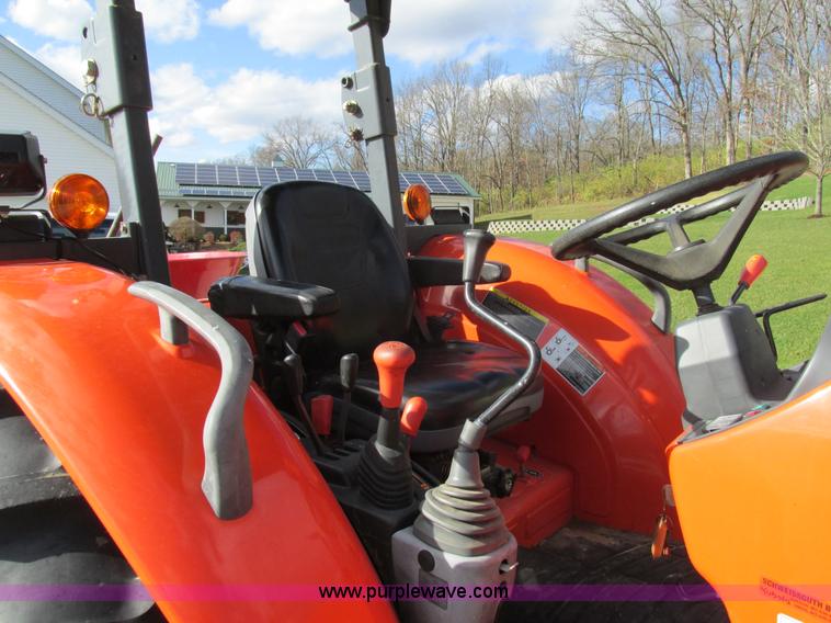image for item K5207 2008 Kubota M7040D MFWD tractor