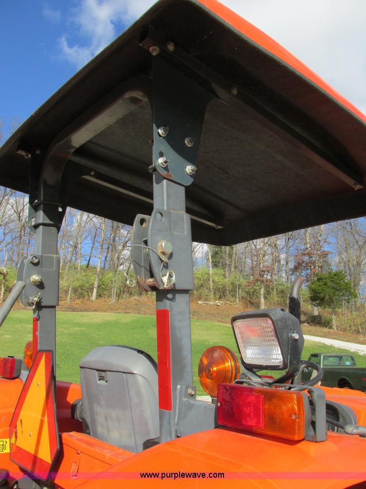 image for item K5207 2008 Kubota M7040D MFWD tractor