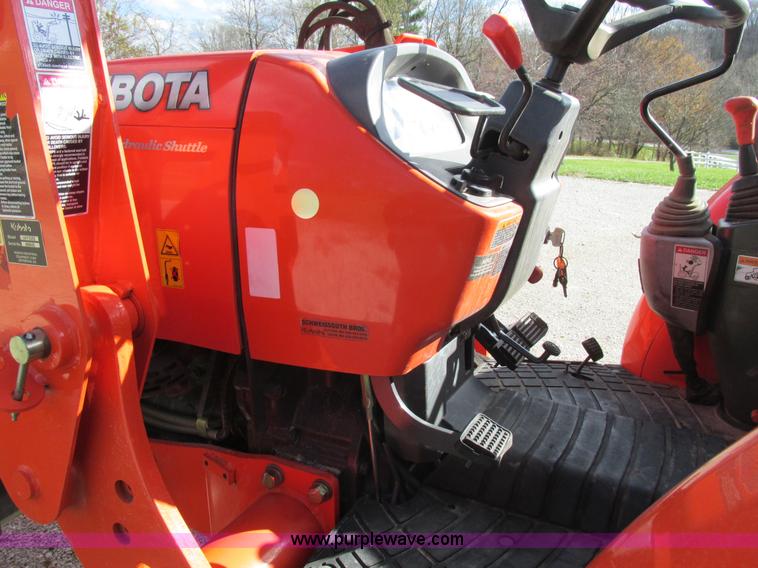 image for item K5207 2008 Kubota M7040D MFWD tractor