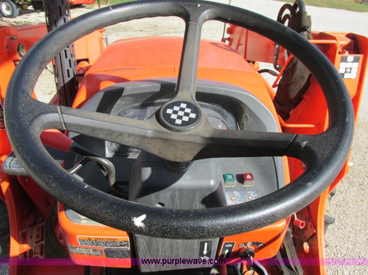 image for item K5207 2008 Kubota M7040D MFWD tractor