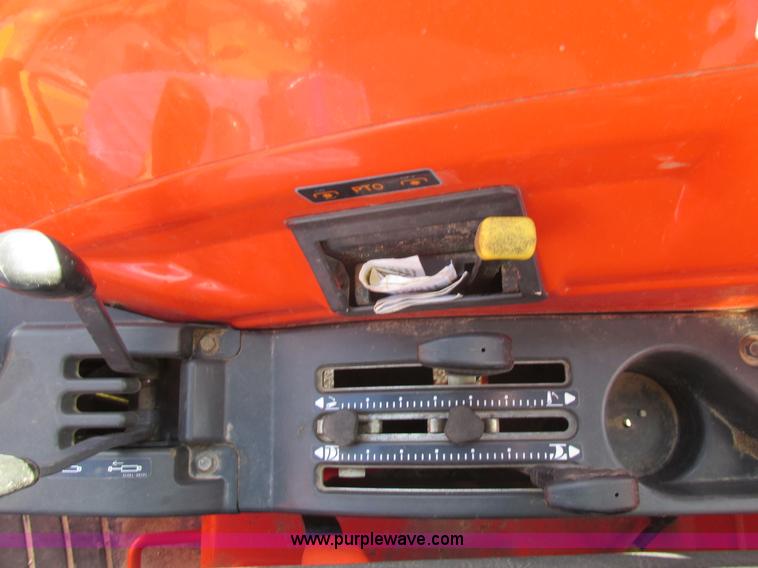 image for item K5207 2008 Kubota M7040D MFWD tractor