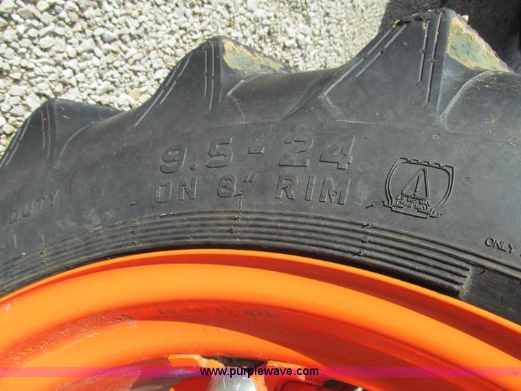 image for item K5207 2008 Kubota M7040D MFWD tractor