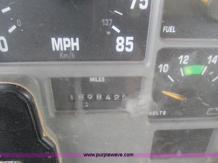 image for item K5233 1993 International 4900 dump truck