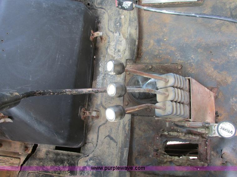 image for item K5233 1993 International 4900 dump truck