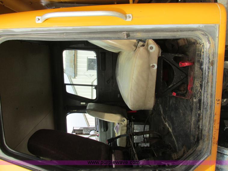 image for item K5233 1993 International 4900 dump truck