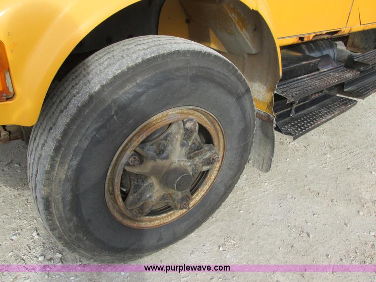 image for item K5233 1993 International 4900 dump truck