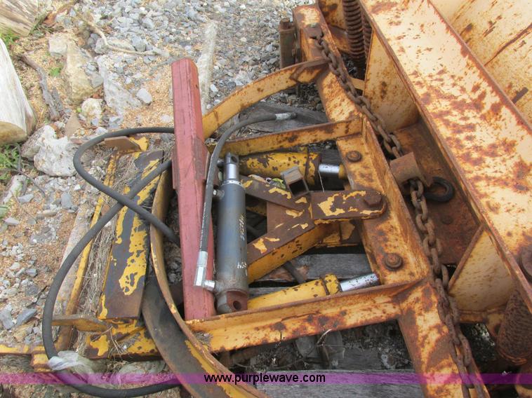 image for item K5233 1993 International 4900 dump truck