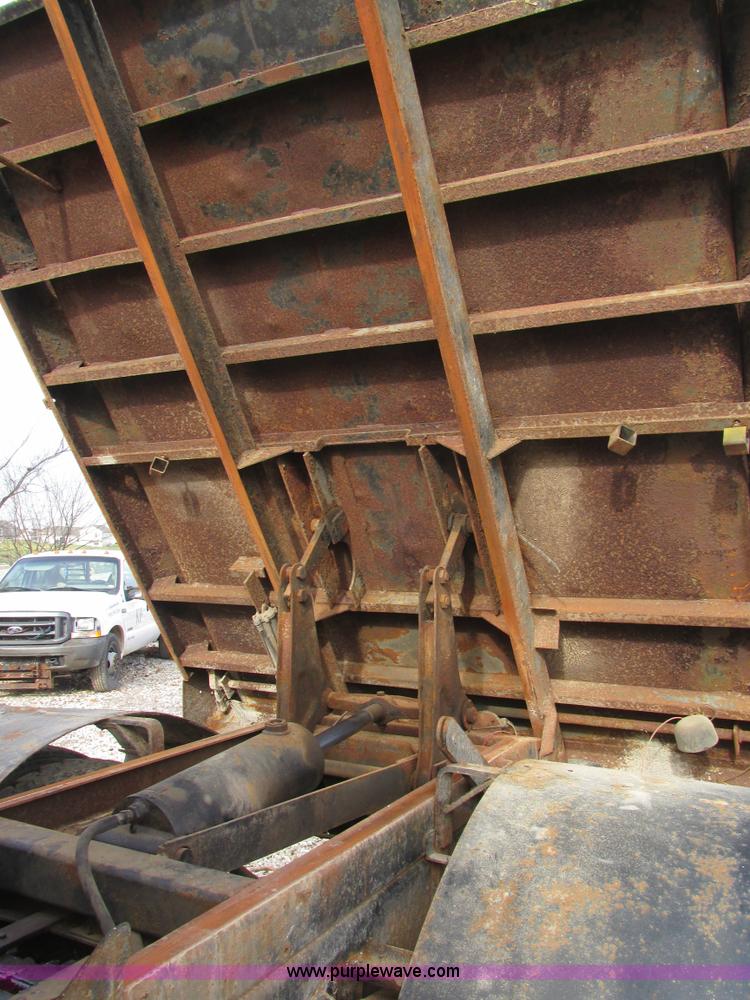 image for item K5233 1993 International 4900 dump truck