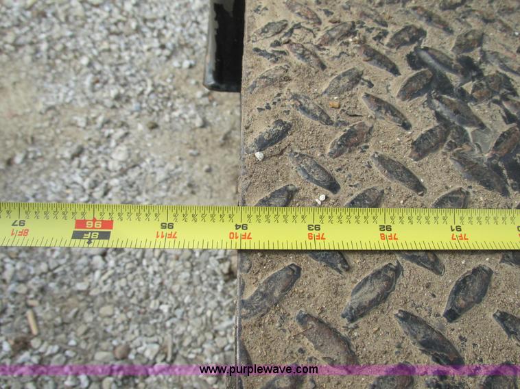 image for item K5234 2004 Ford F550 XLT box truck