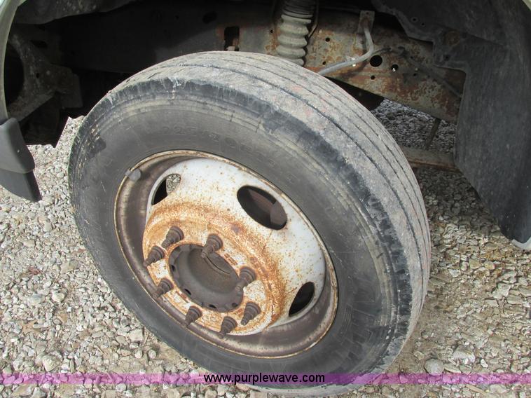 image for item K5234 2004 Ford F550 XLT box truck