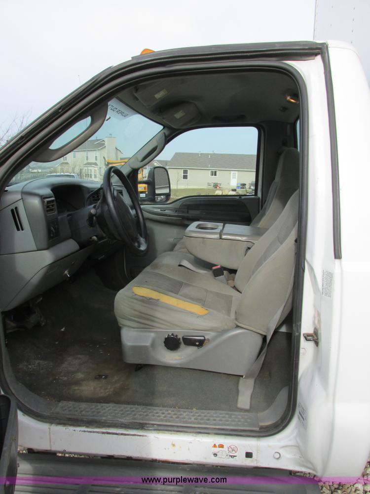 image for item K5234 2004 Ford F550 XLT box truck