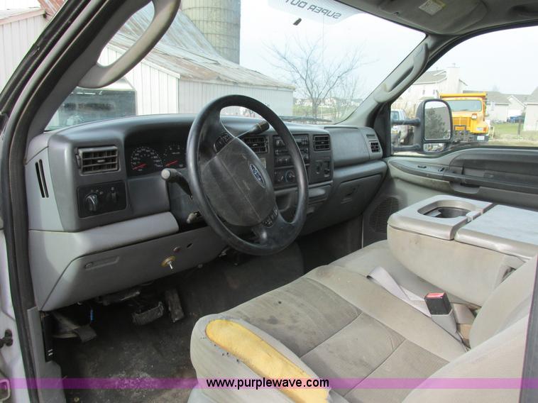 image for item K5234 2004 Ford F550 XLT box truck