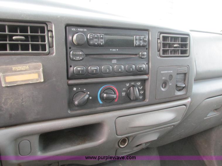 image for item K5234 2004 Ford F550 XLT box truck