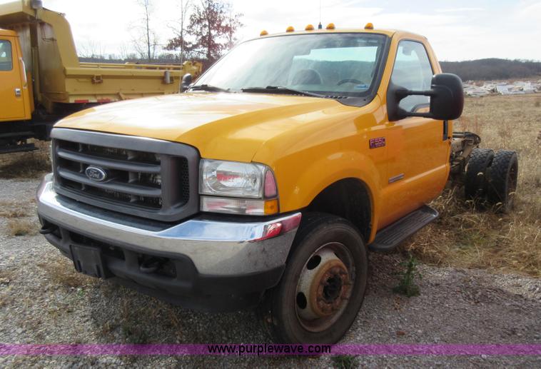 image for item K5256 2004 Ford F550 truck cab and chassis