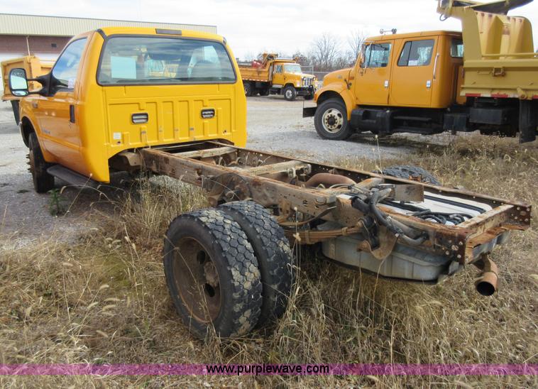 image for item K5256 2004 Ford F550 truck cab and chassis