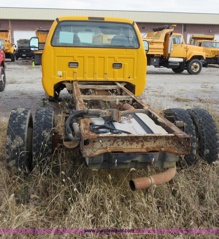 image for item K5256 2004 Ford F550 truck cab and chassis