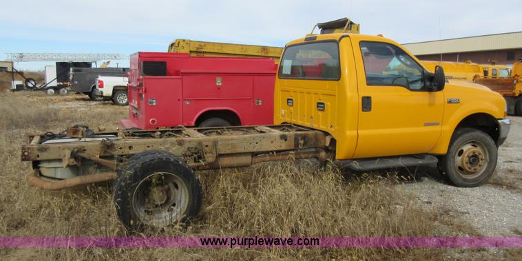 image for item K5256 2004 Ford F550 truck cab and chassis