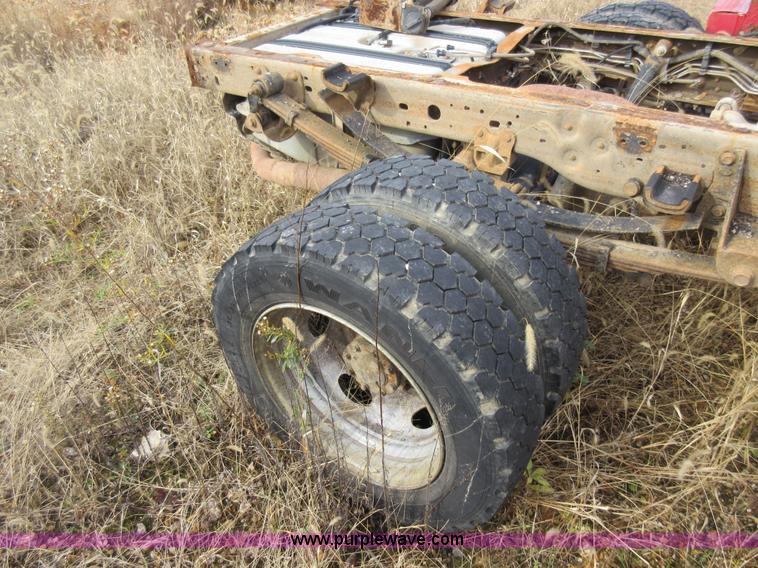 image for item K5256 2004 Ford F550 truck cab and chassis