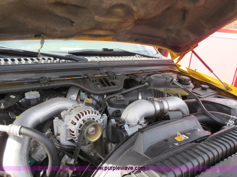 image for item K5256 2004 Ford F550 truck cab and chassis