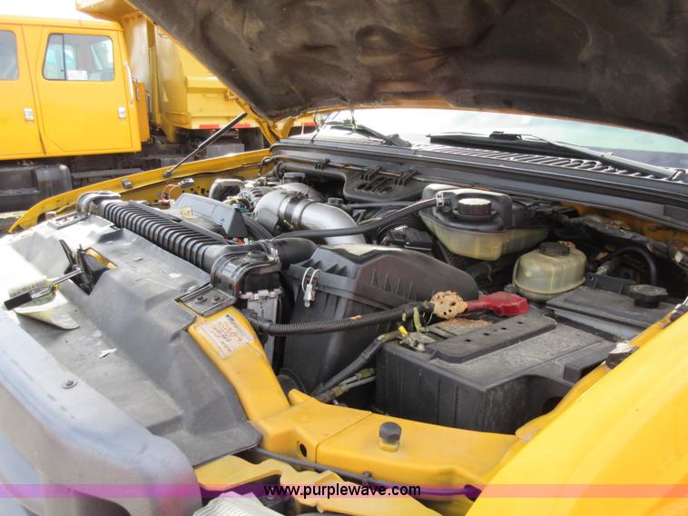 image for item K5256 2004 Ford F550 truck cab and chassis