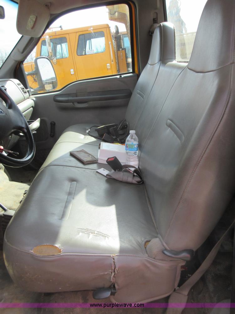 image for item K5256 2004 Ford F550 truck cab and chassis