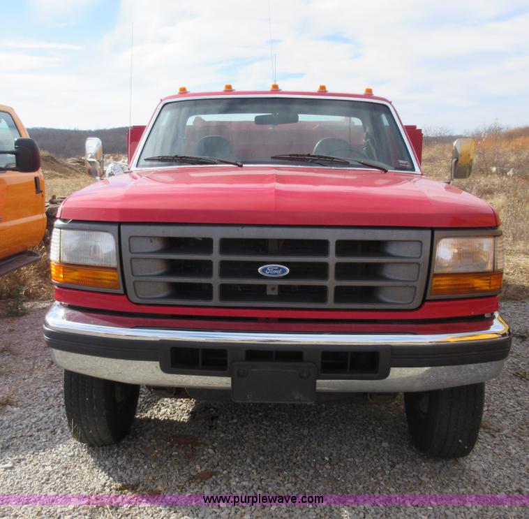image for item K5257 1996 Ford F450 Super Duty utility truck