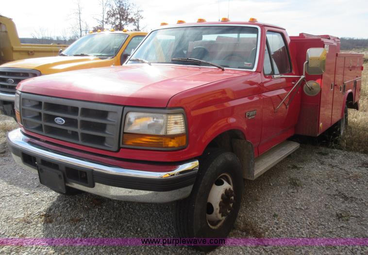image for item K5257 1996 Ford F450 Super Duty utility truck