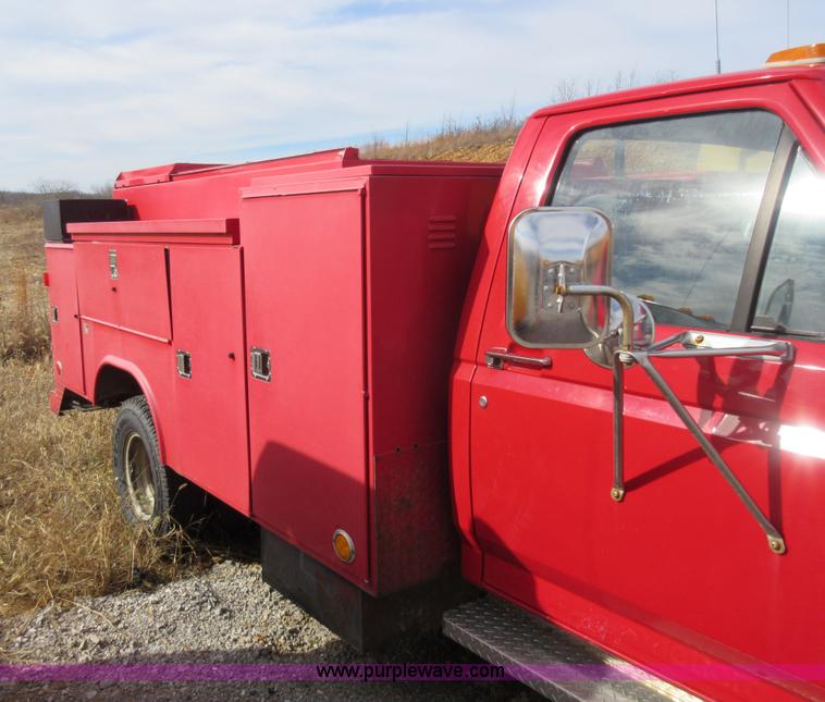 image for item K5257 1996 Ford F450 Super Duty utility truck