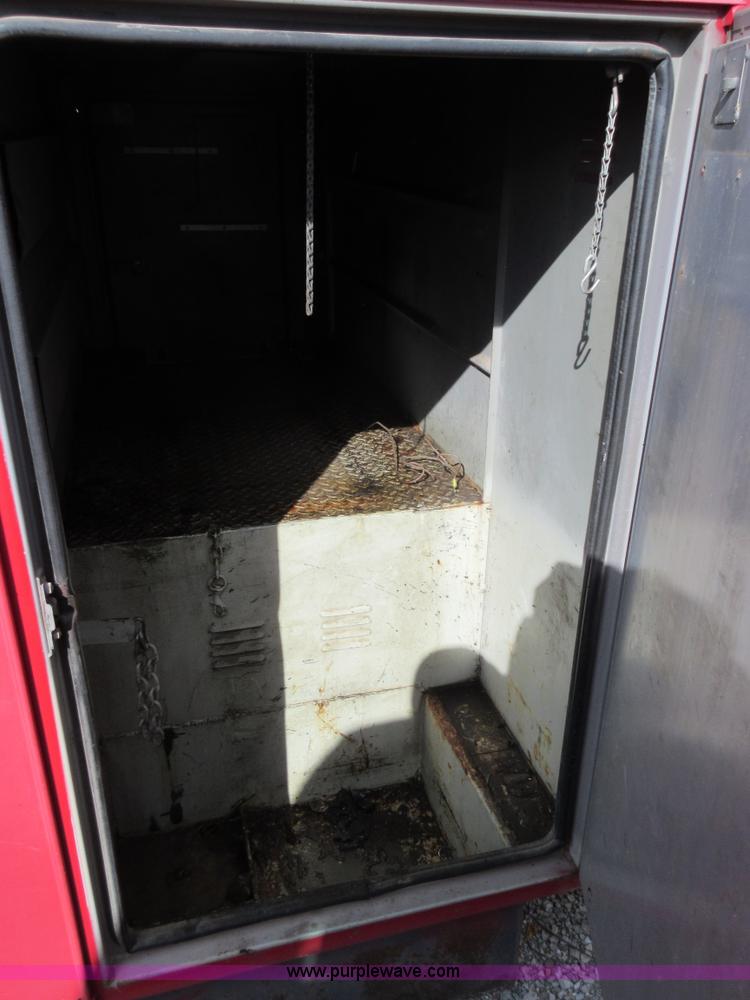 image for item K5257 1996 Ford F450 Super Duty utility truck