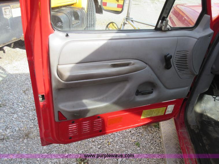 image for item K5257 1996 Ford F450 Super Duty utility truck