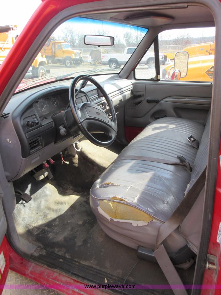 image for item K5257 1996 Ford F450 Super Duty utility truck