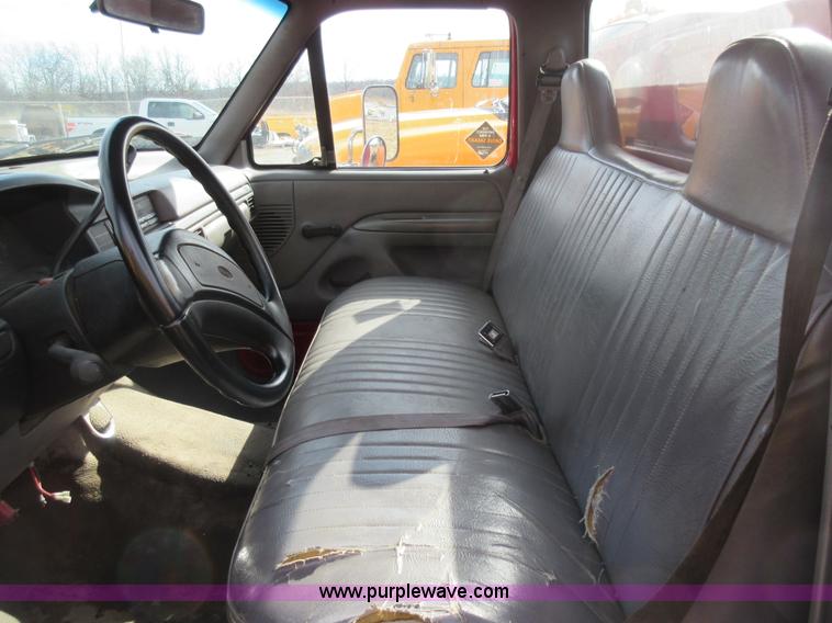 image for item K5257 1996 Ford F450 Super Duty utility truck