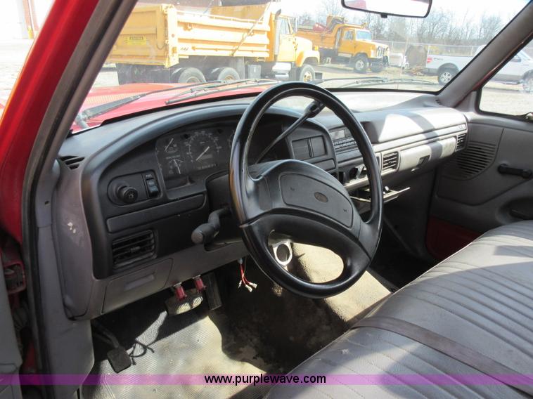 image for item K5257 1996 Ford F450 Super Duty utility truck