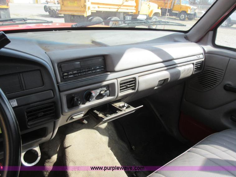 image for item K5257 1996 Ford F450 Super Duty utility truck