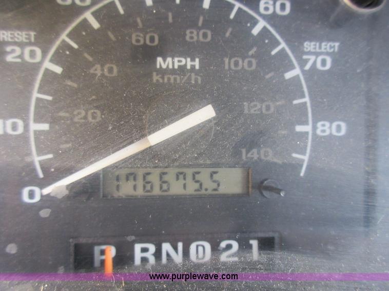 image for item K5257 1996 Ford F450 Super Duty utility truck