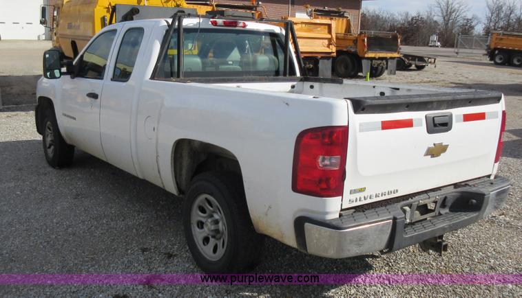 image for item K5260 2007 Chevrolet Silverado 1500 Ext. Cab pickup truck