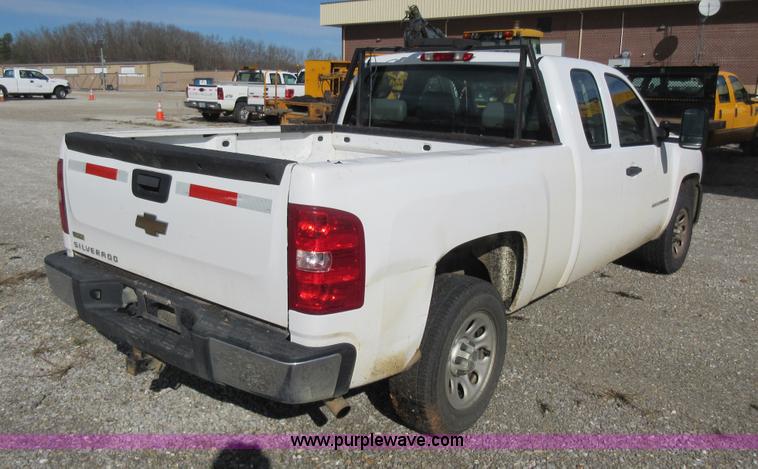 image for item K5260 2007 Chevrolet Silverado 1500 Ext. Cab pickup truck