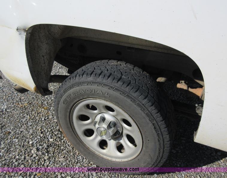 image for item K5260 2007 Chevrolet Silverado 1500 Ext. Cab pickup truck